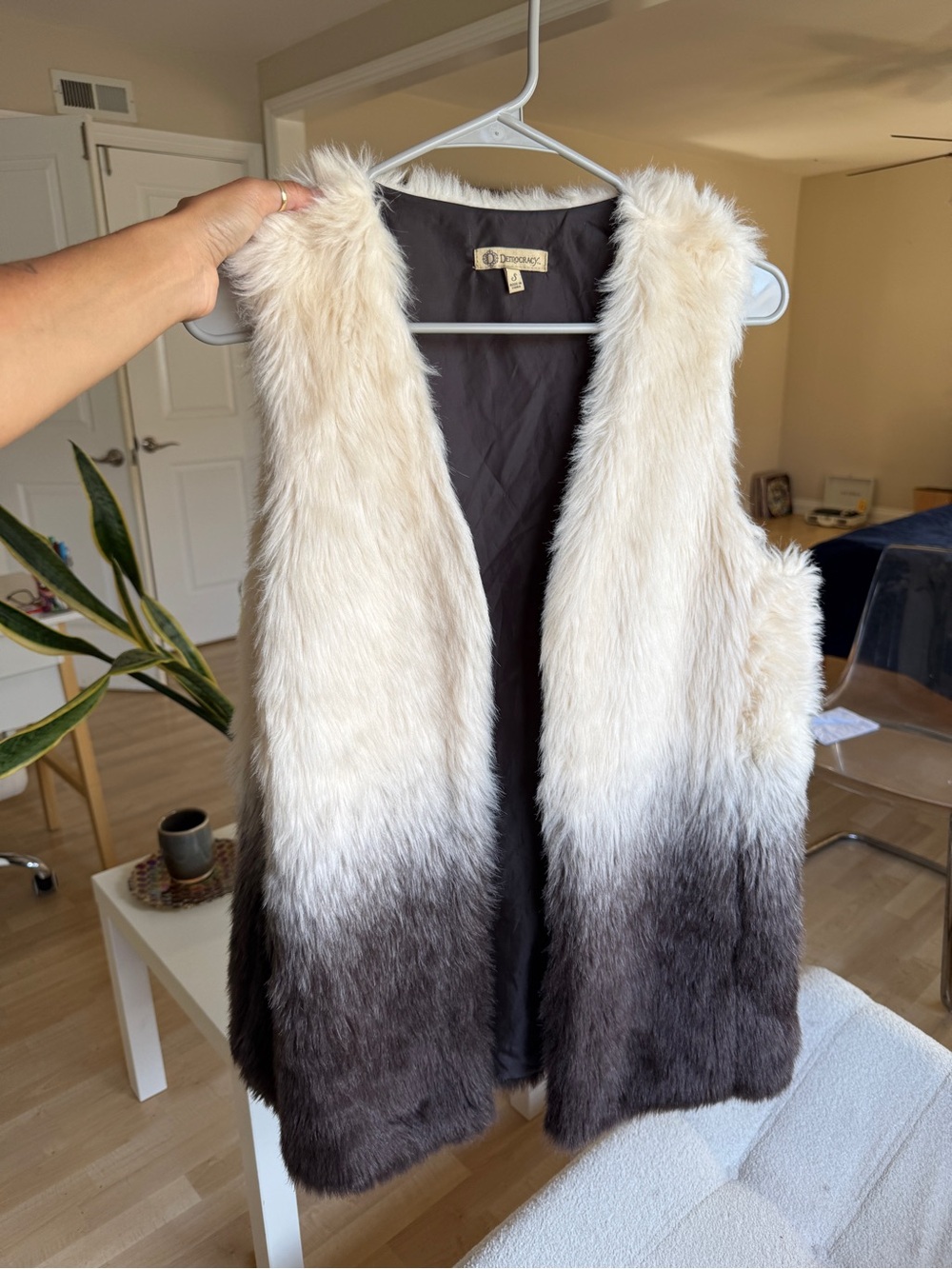 Ombre Faux Fur Vest - Cream to Dark Gray